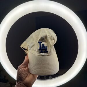 Men's LA Dodgers Baseball Cap with Blue Embroidery (has stains as pictured)